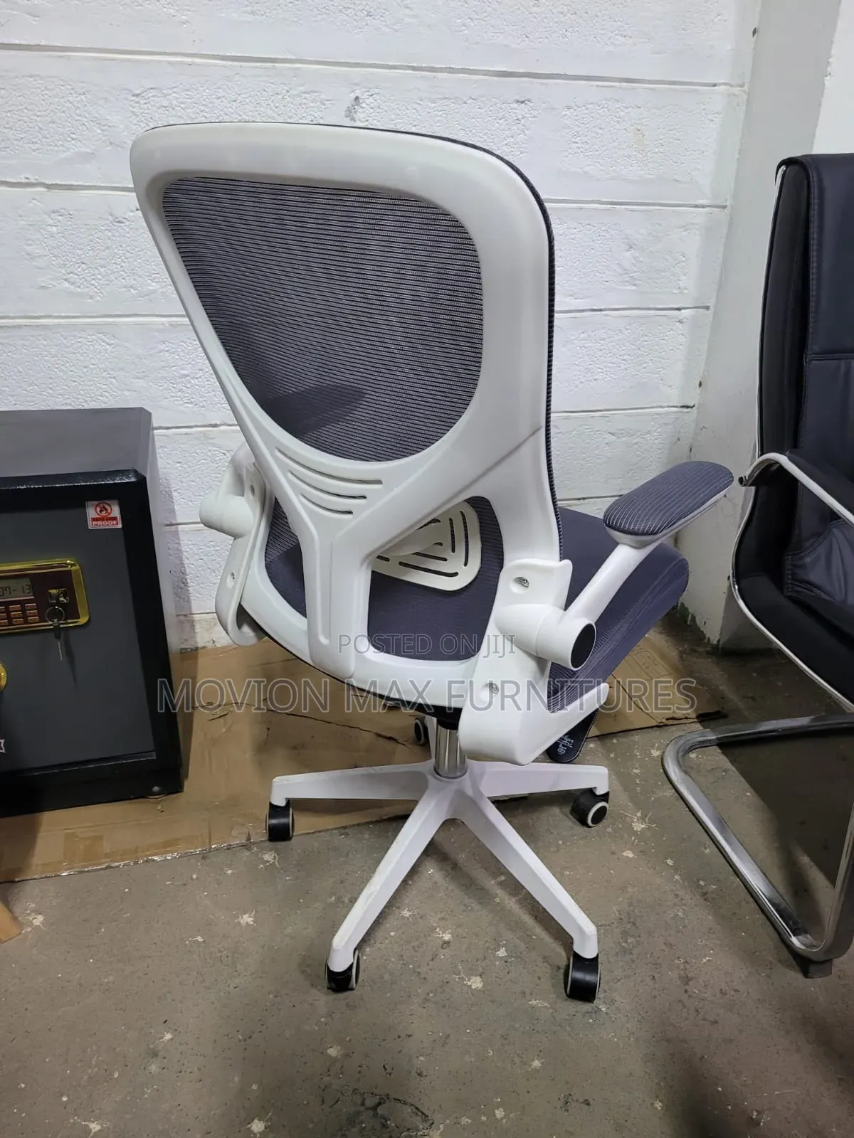 Adjustable Arms New Boss Chairs