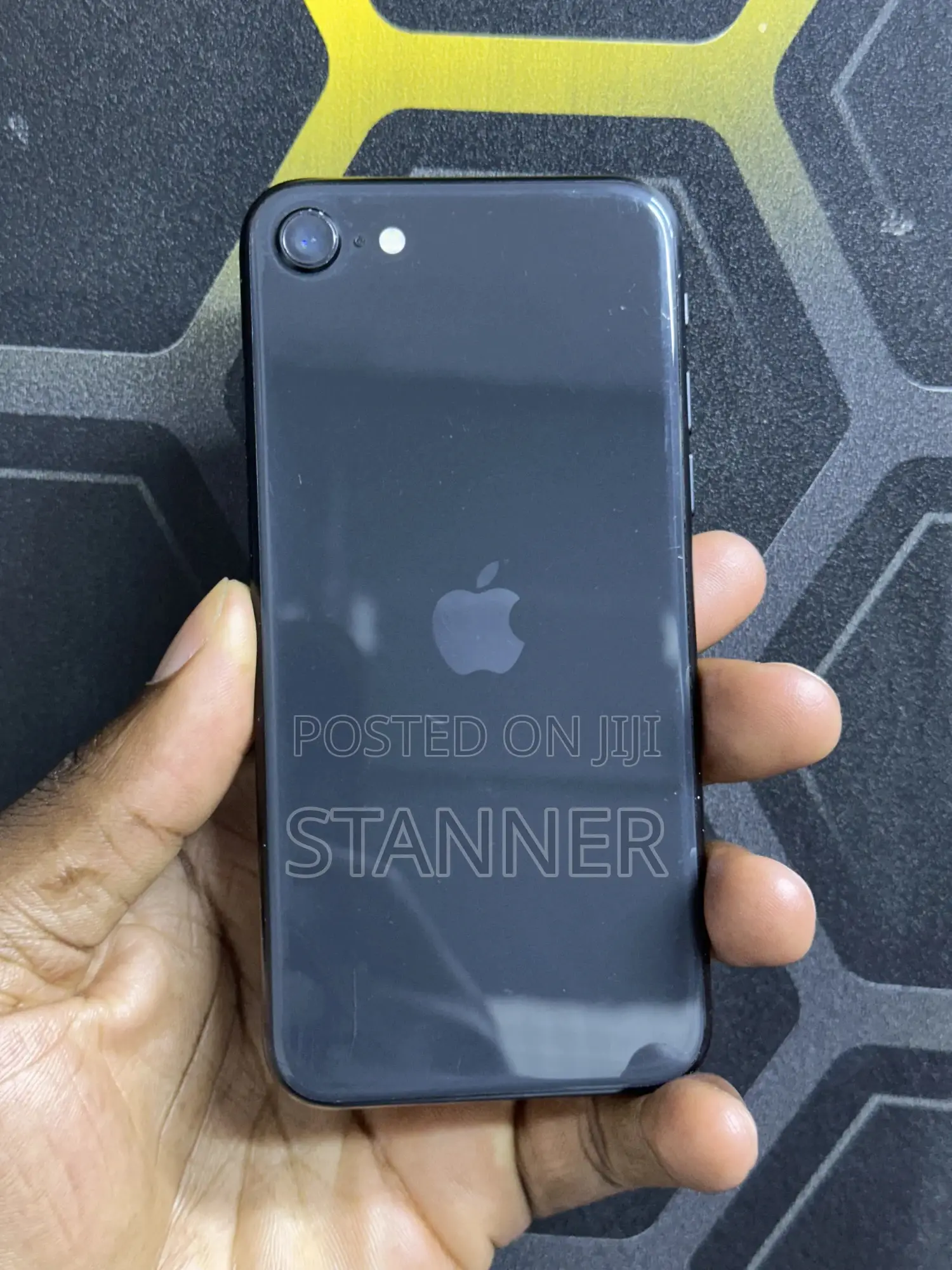 Apple iPhone SE (2020) 64 GB Black