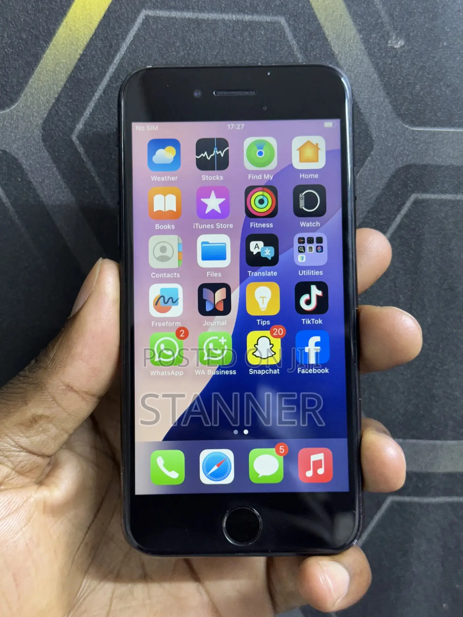 Apple iPhone SE (2020) 64 GB Black