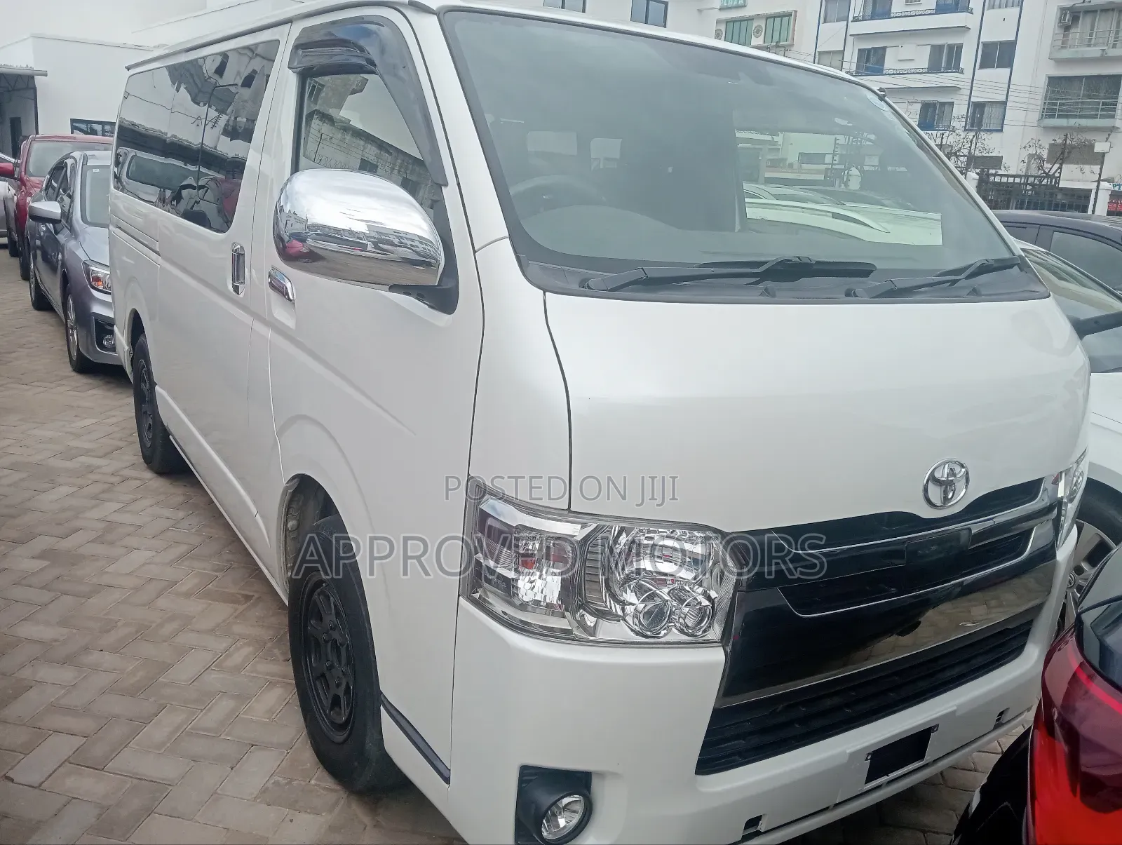 Toyota HiAce 2018 White