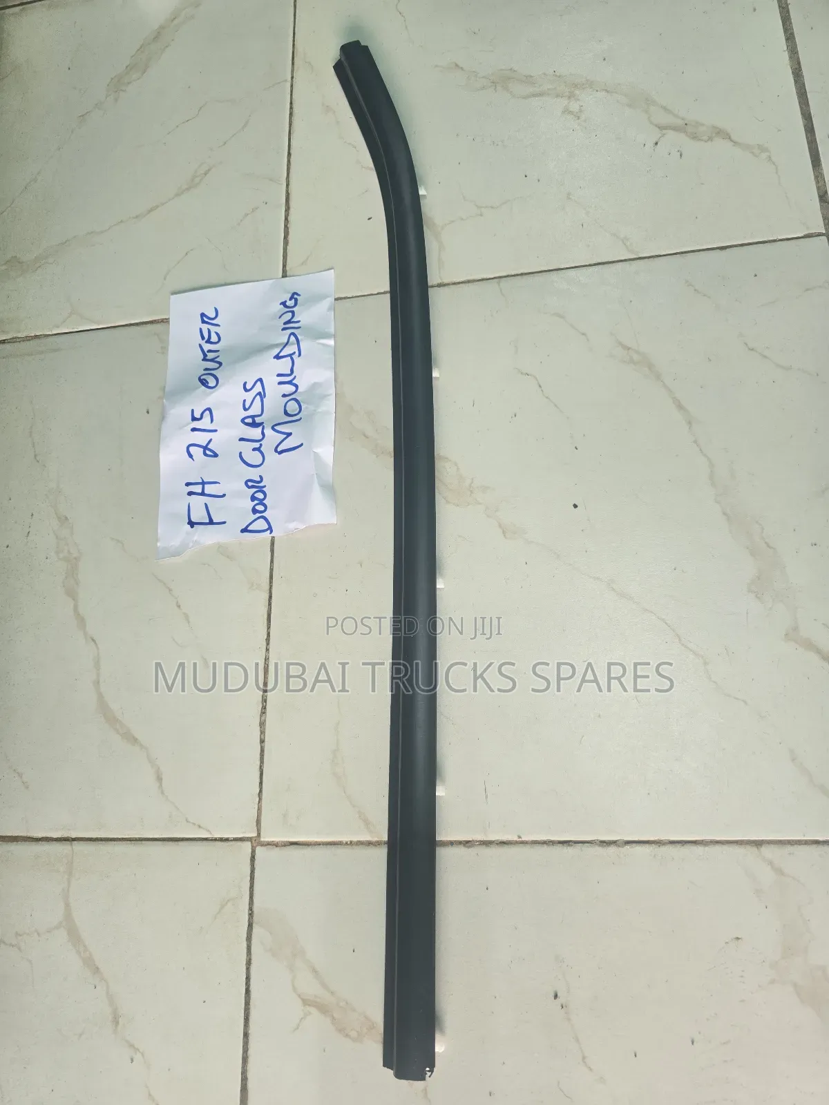 Mitsubishi Fh 215 Door Glass Moulding