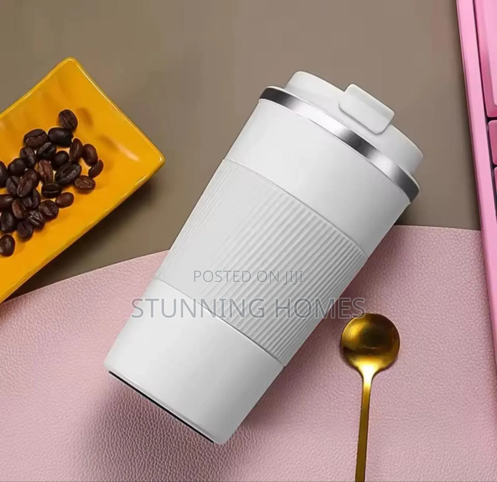 Travel Vacuum Tumbler With a Lid