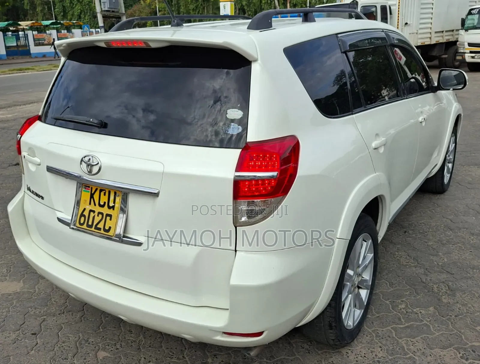 Toyota Vanguard 2012 Pearl