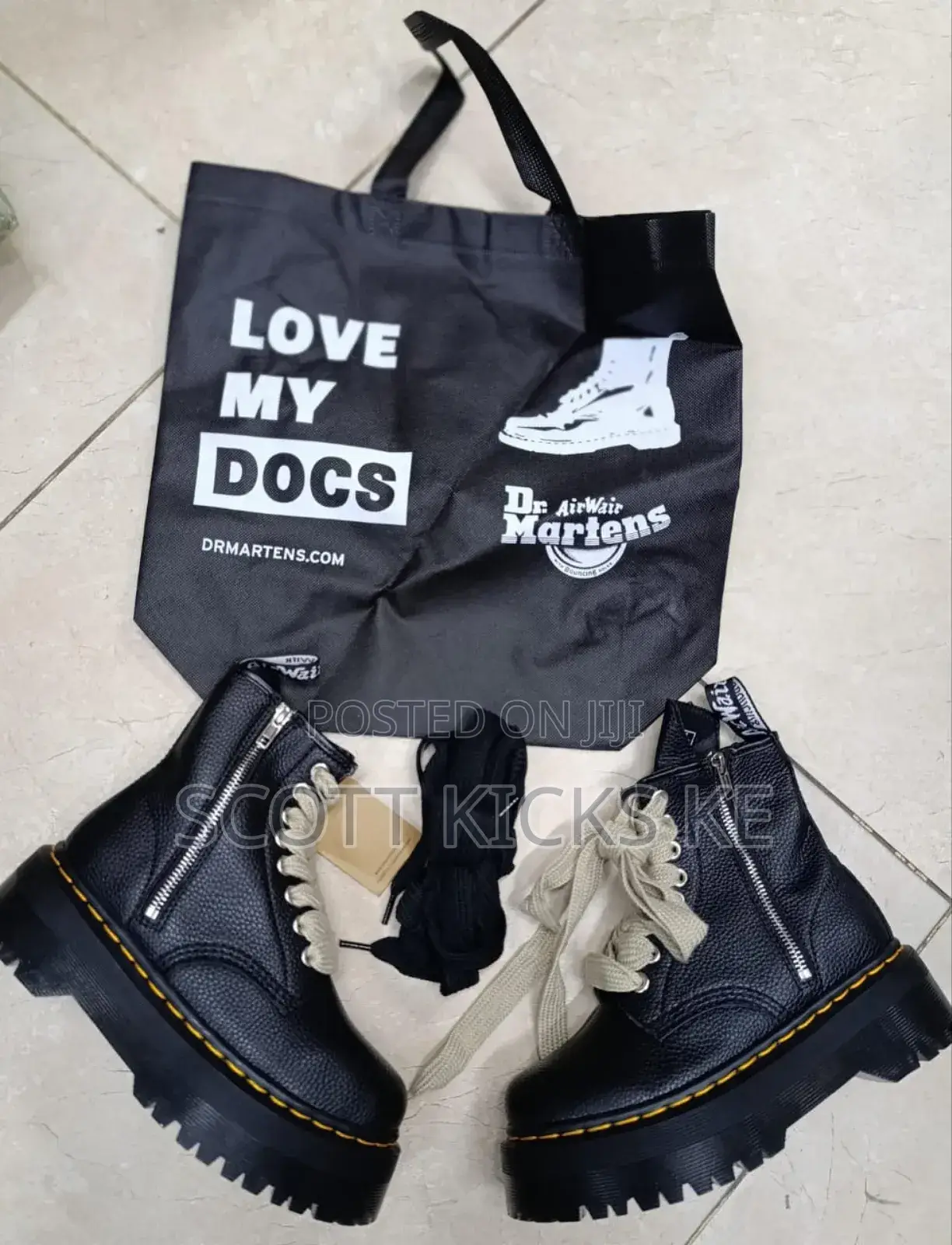 Dr Marten Unisex Boots