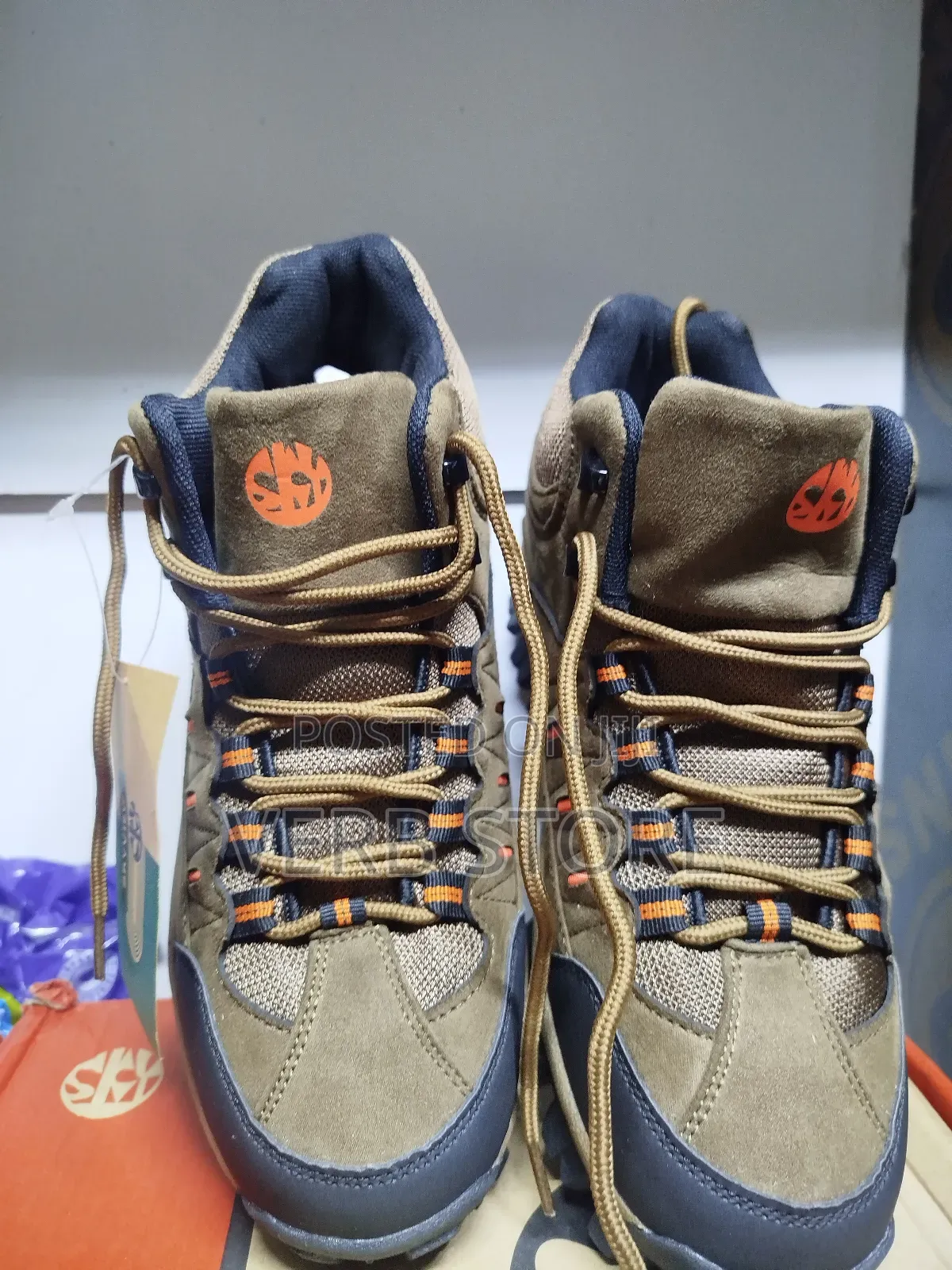 Sky View Hiking Boots With Tough Threads