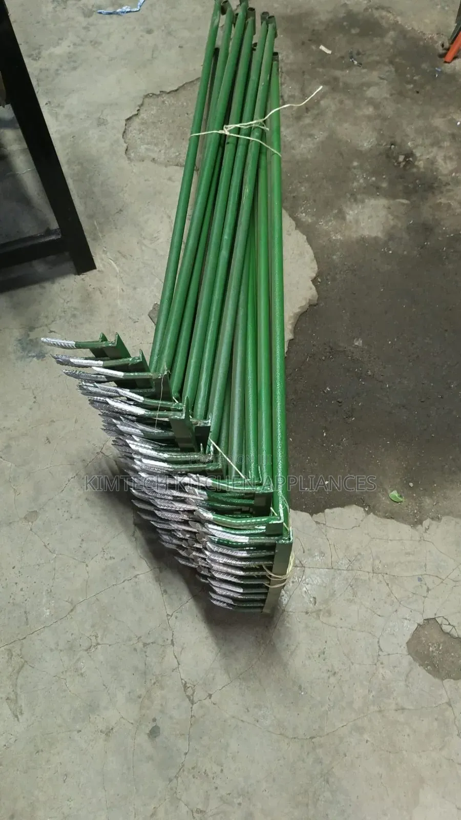 Metallic Rake