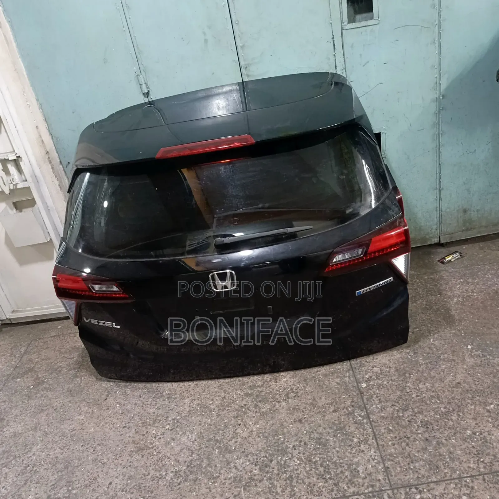 Honda Vezel Complete Tailgate on Sale