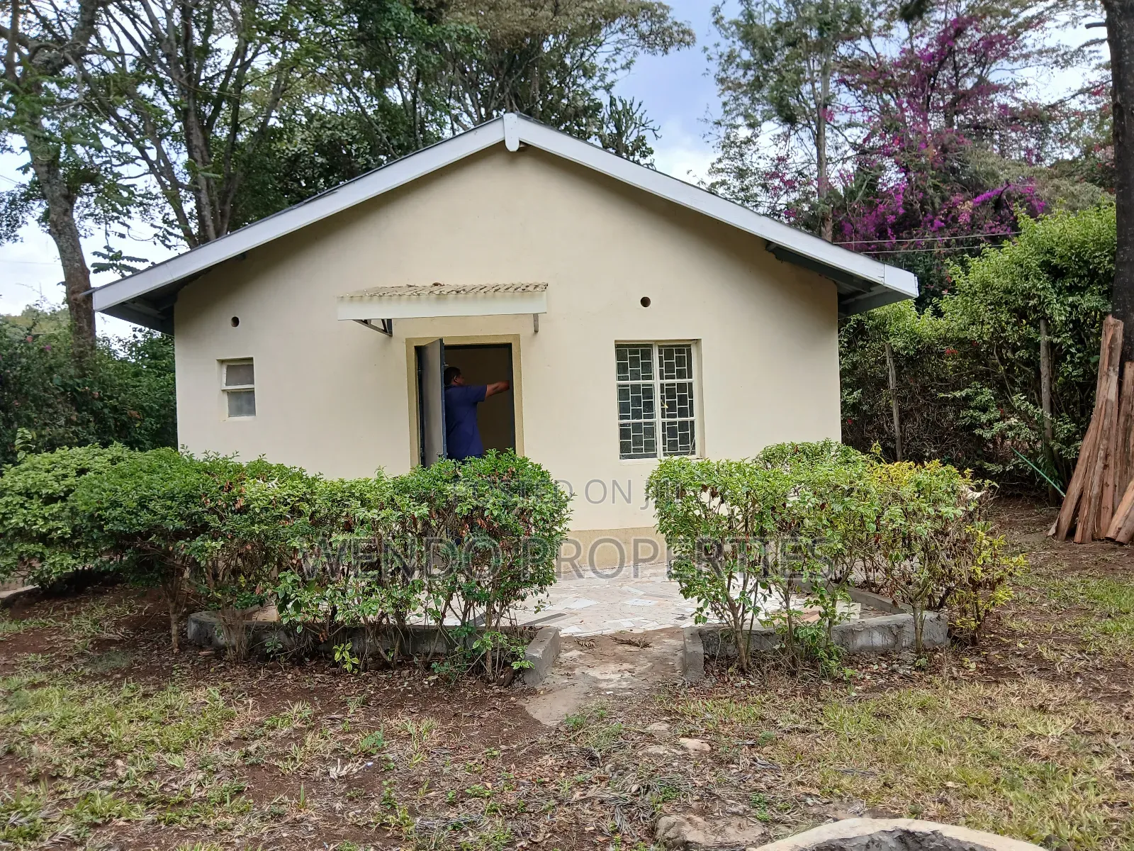 1bdrm Bungalow in Karen C for rent