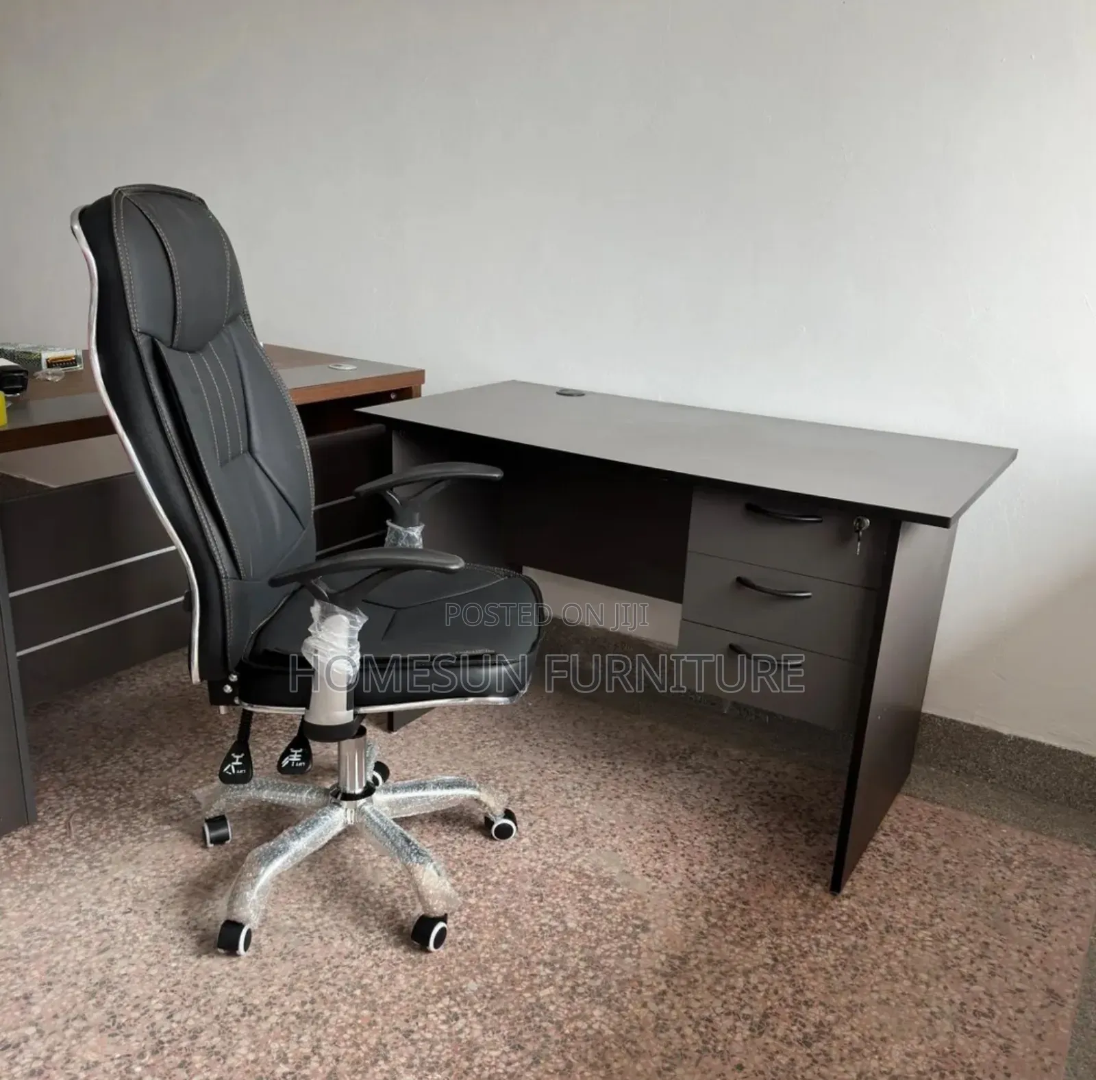 Executive Chair and Study Desk