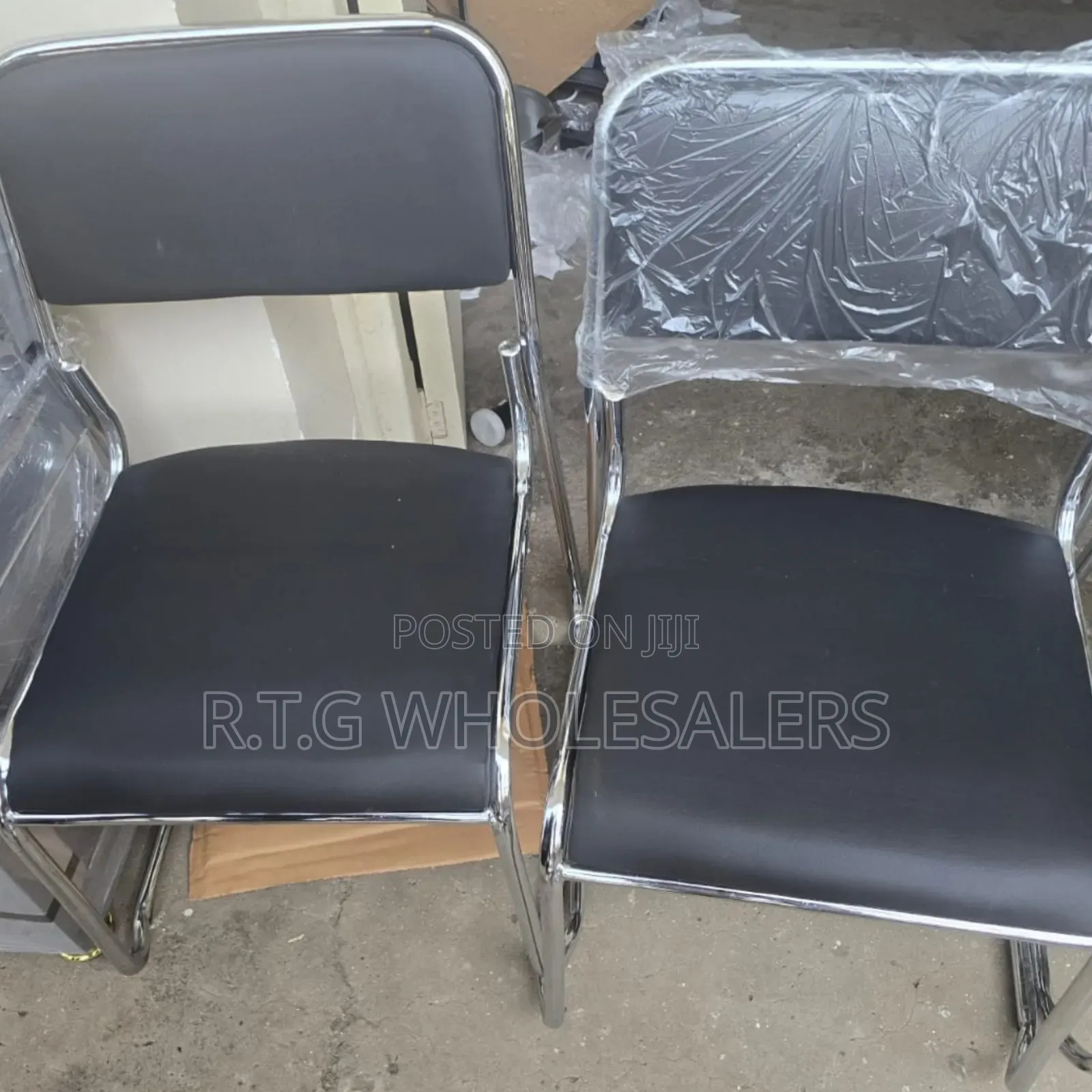 Premium Executive Waiting Chair in Leather for Office Reception