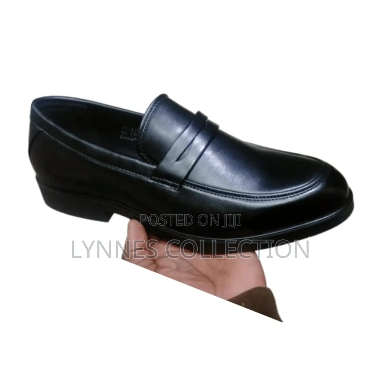 Laceless Officials