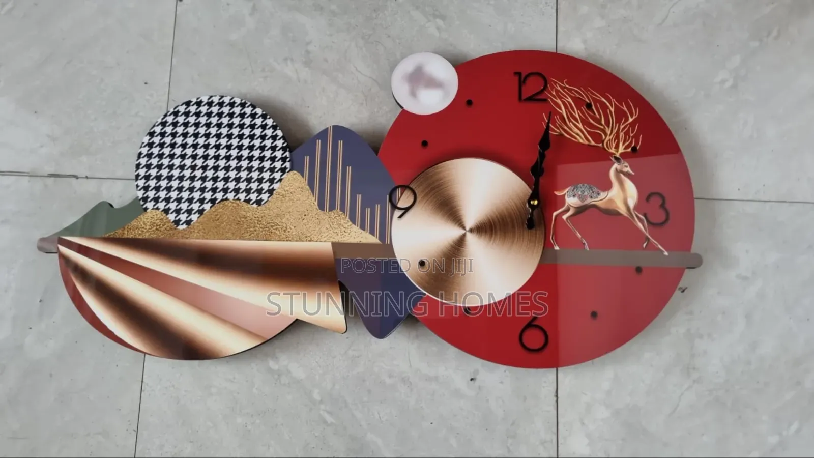 Wall Decor Set With a Clock
