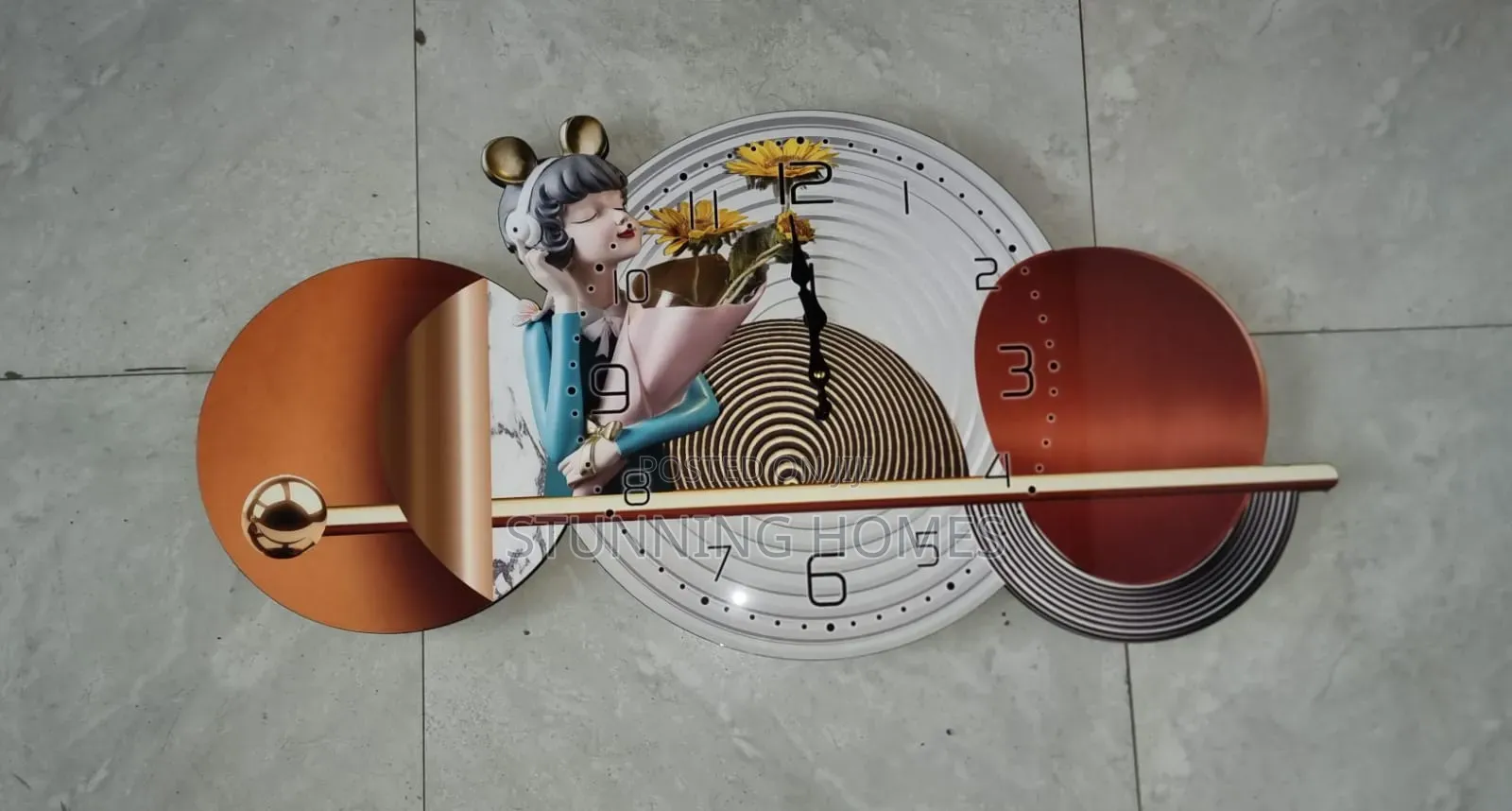 Wall Decor Set With a Clock