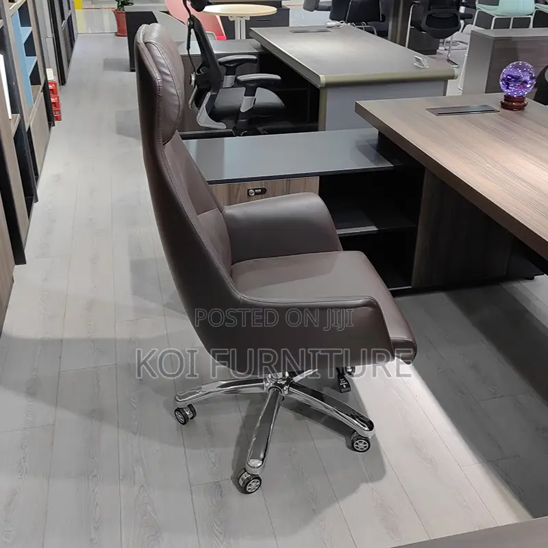 Office Chair : Modern High-Back Executive Office Chair