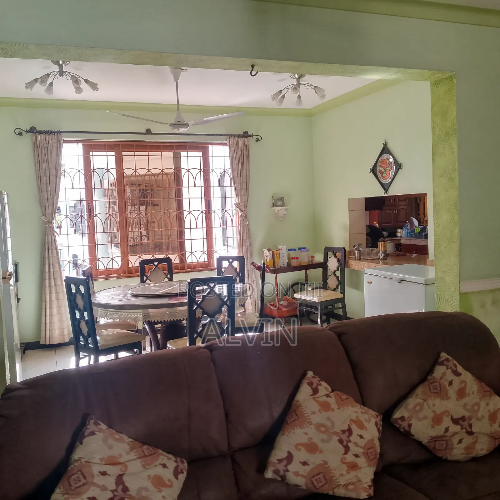 Furnished 4bdrm Apartment in Kizingo for sale