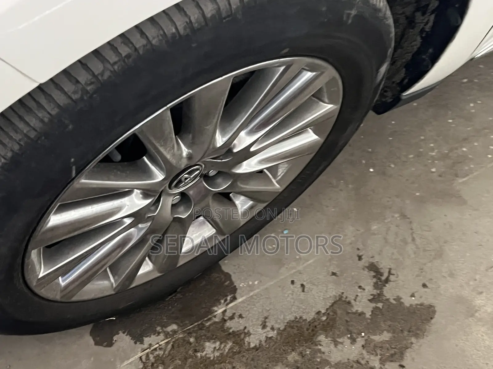 Toyota Harrier 2.5 Hybrid 4WD 2019 White
