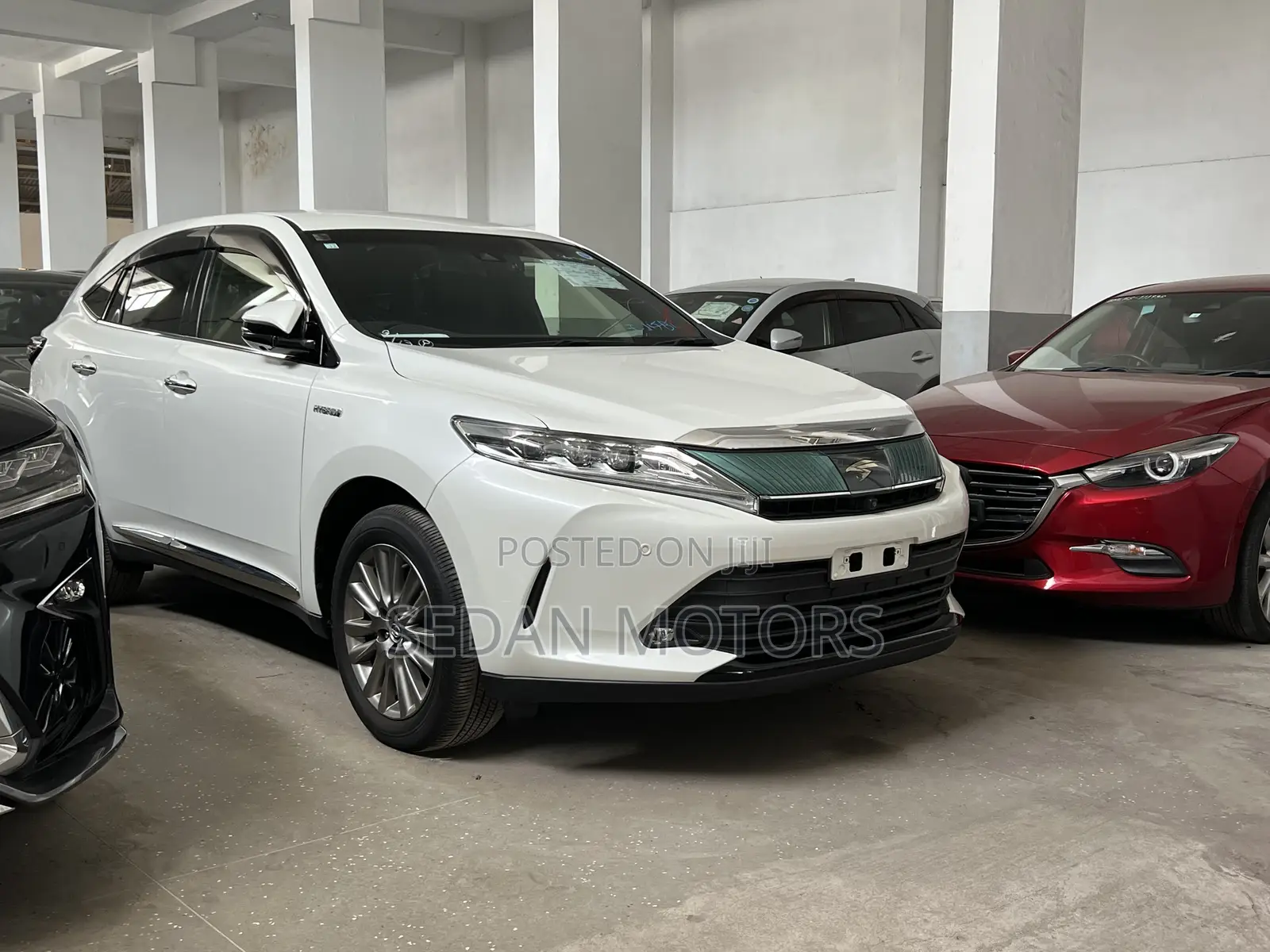 Toyota Harrier 2.5 Hybrid 4WD 2019 White