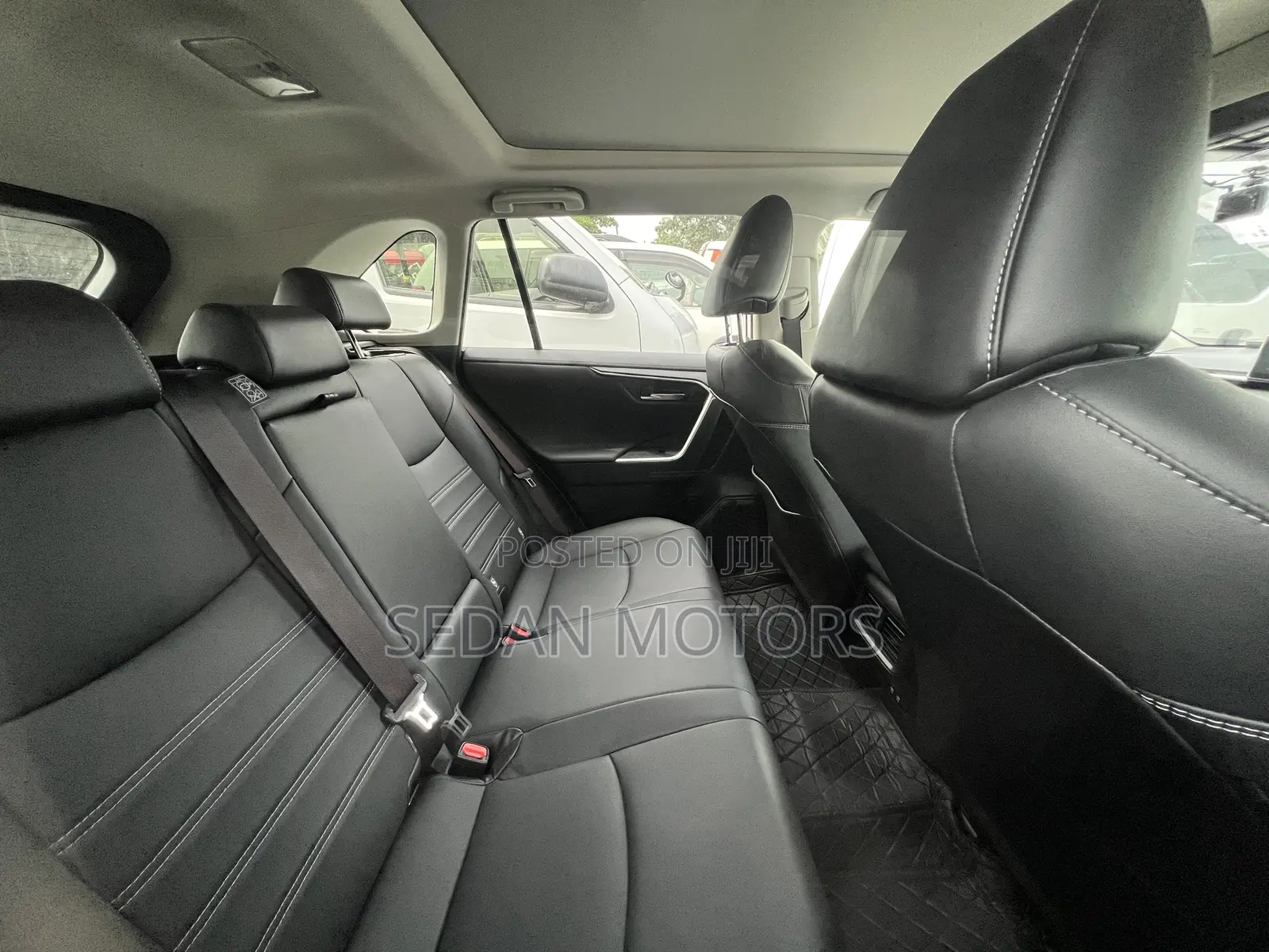 Toyota RAV4 Adventure 2019 White