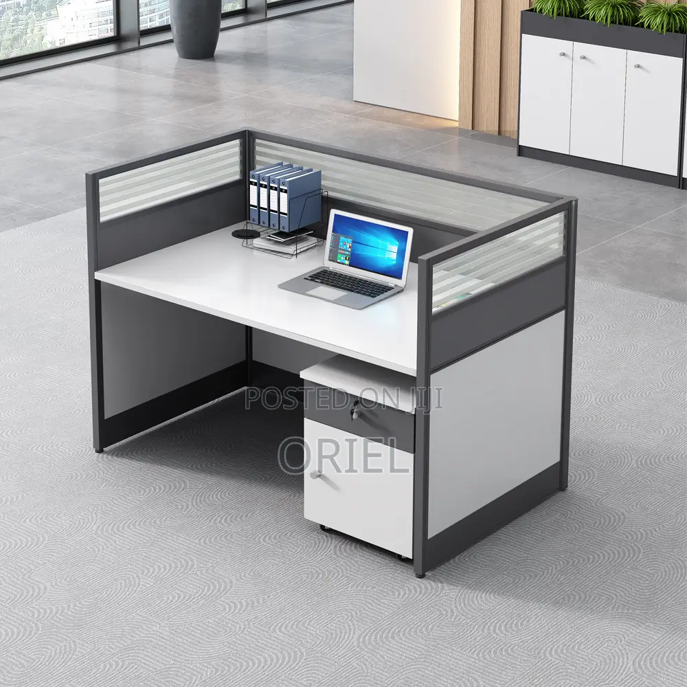 Modern Office Worksatation : Modular One-Way Office Workstation