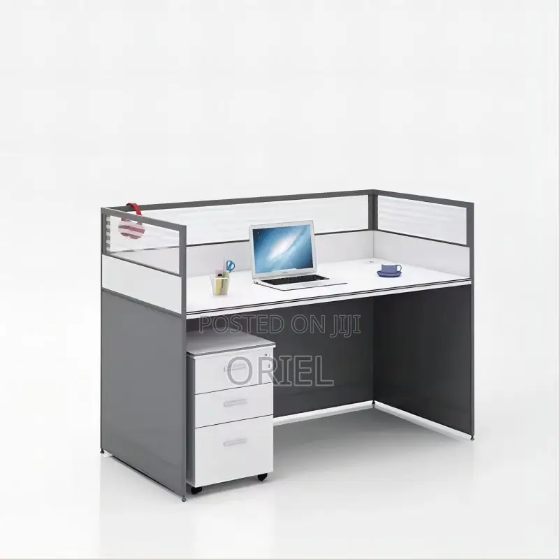 Modern Office Worksatation : Modular One-Way Office Workstation