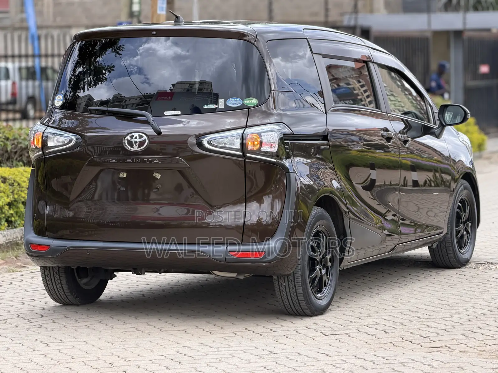 Toyota Sienta 1.5 FWD 2019 Brown