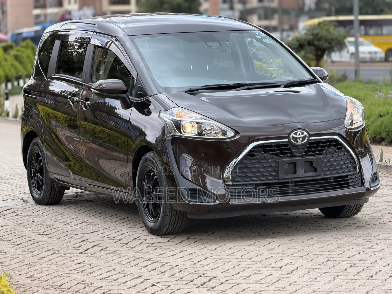 Toyota Sienta 1.5 FWD 2019 Brown