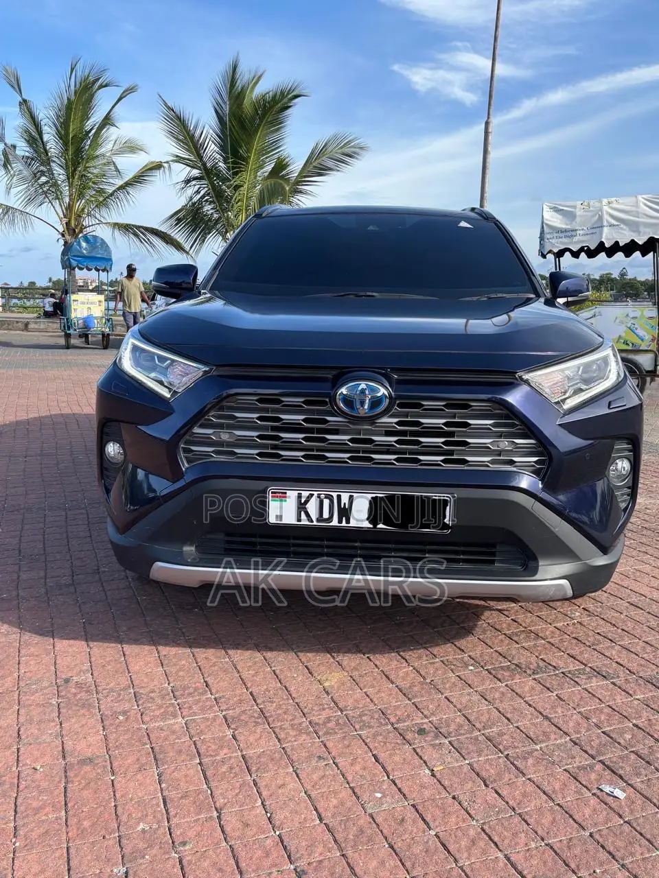 Toyota RAV4 Hybrid 2022 Blue