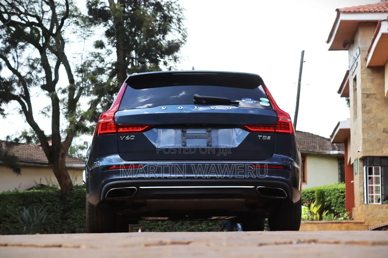Volvo V60 T5 R-Design FWD 2019 Blue