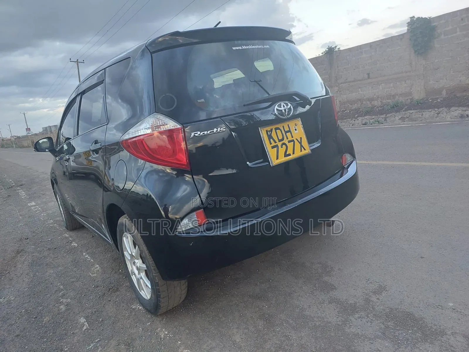Toyota Ractis 2015 Black