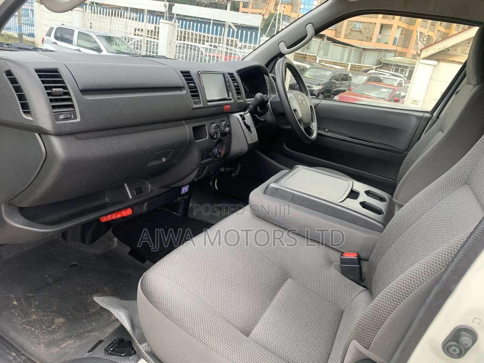 Toyota HiAce 2019 White