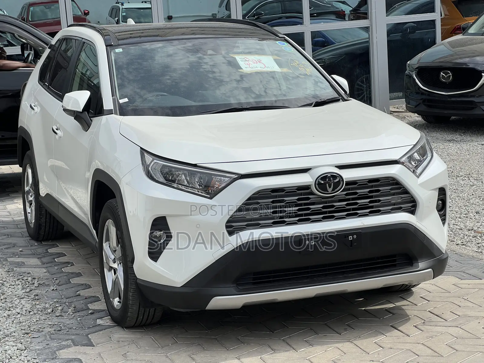 Toyota RAV4 2019 White