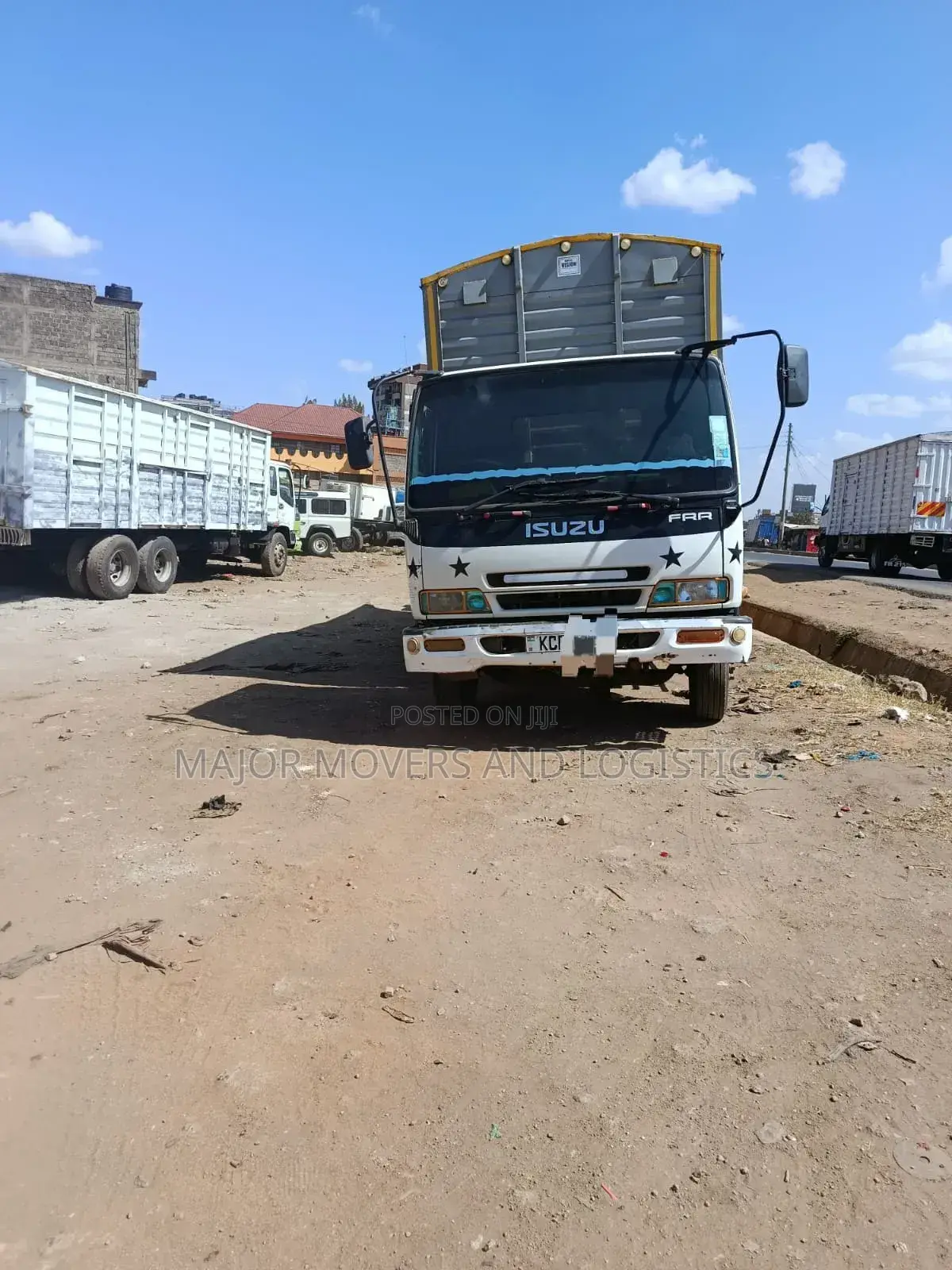 Lorries Are Available for Movers and Cargo Delivery