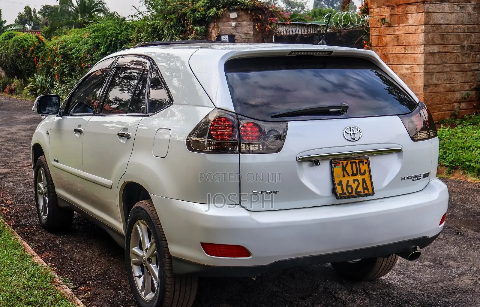 Toyota Harrier 3.3 Hybrid 4WD 2011 Pearl