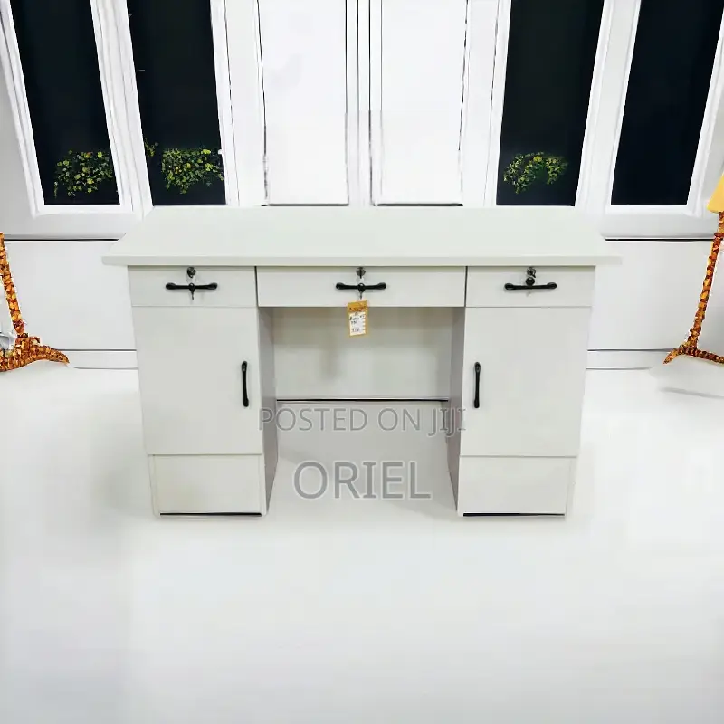 Office Desk : 1.2m Office Desk With Multiple Lockable Drawers
