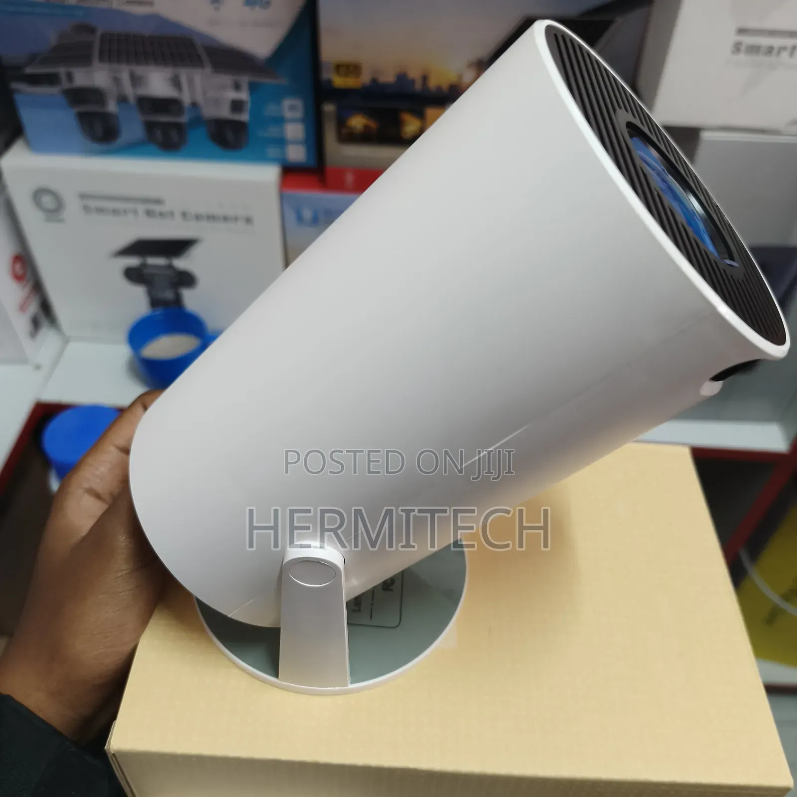 White Mini Projector With Inbuilt Speakers Wifi Smart