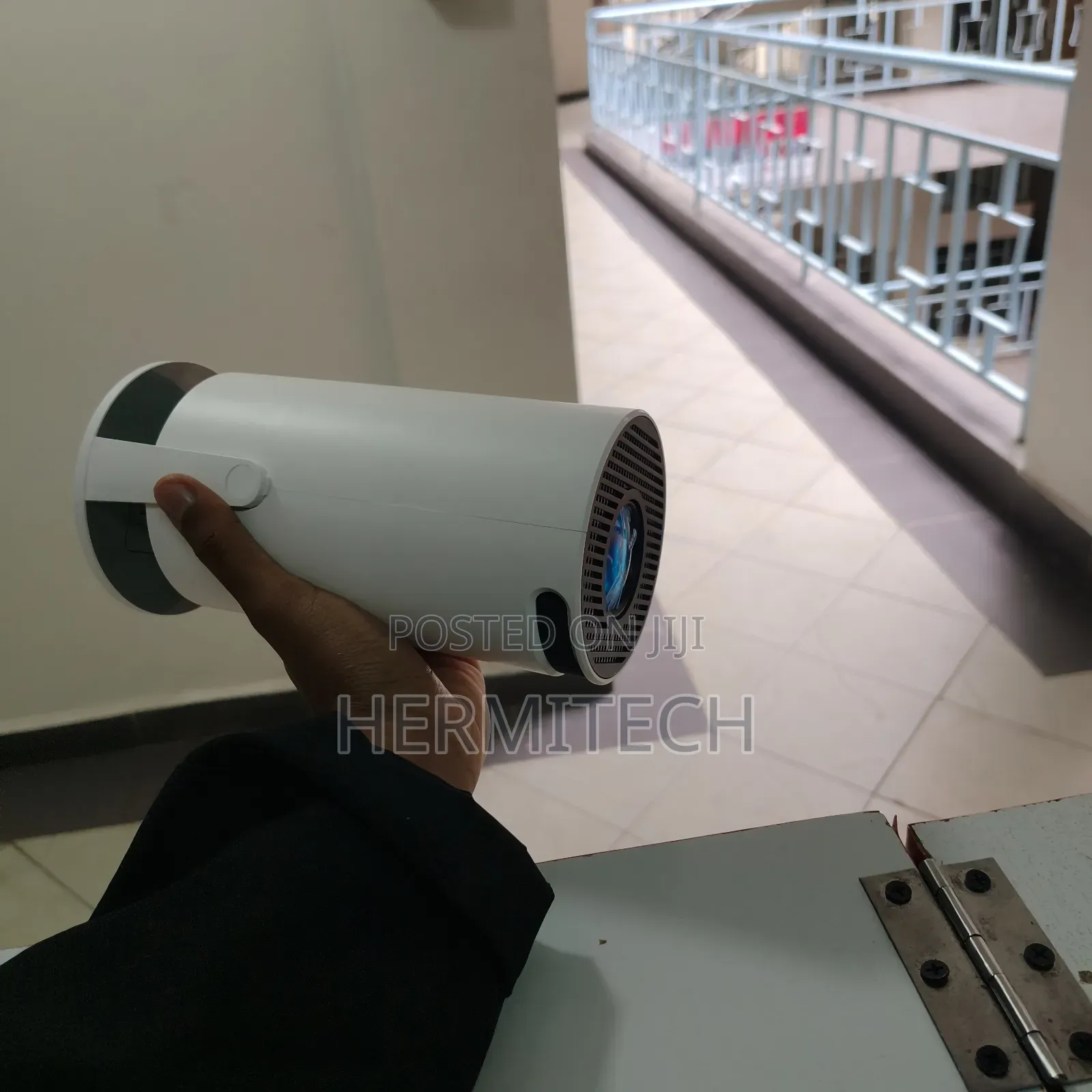 Multi Media Projector With Resolution