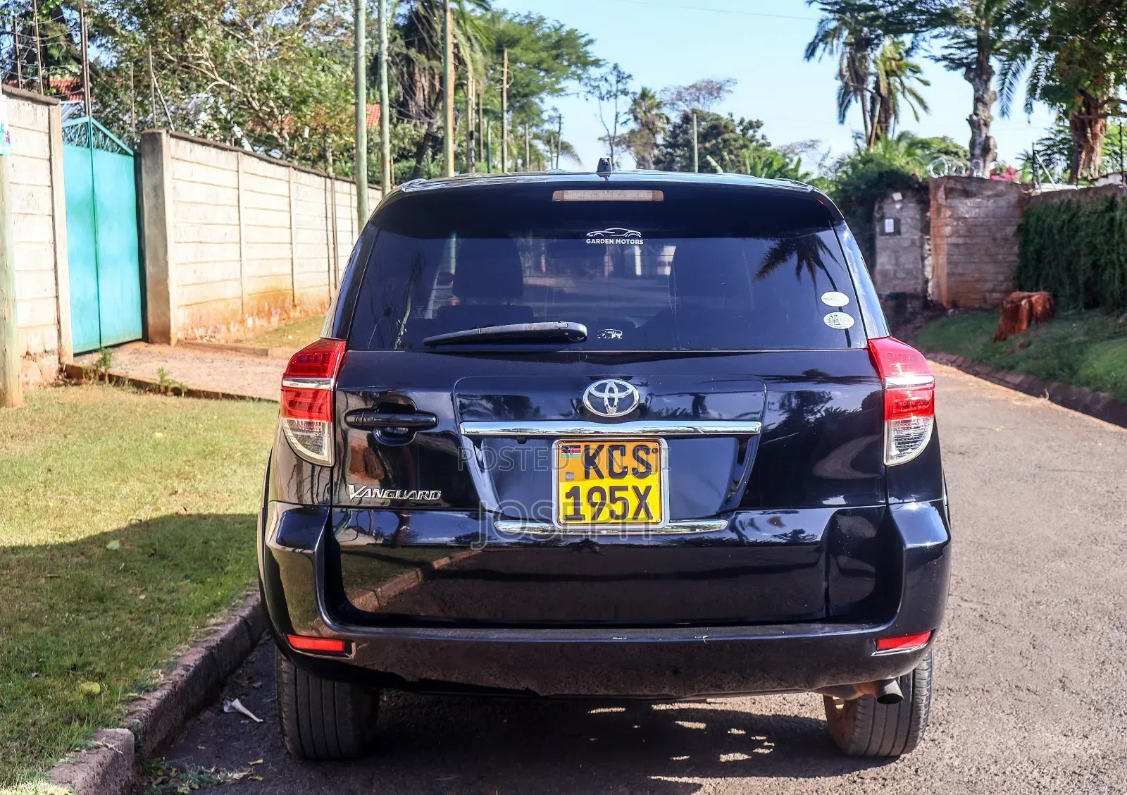 Toyota Vanguard 2011 Black