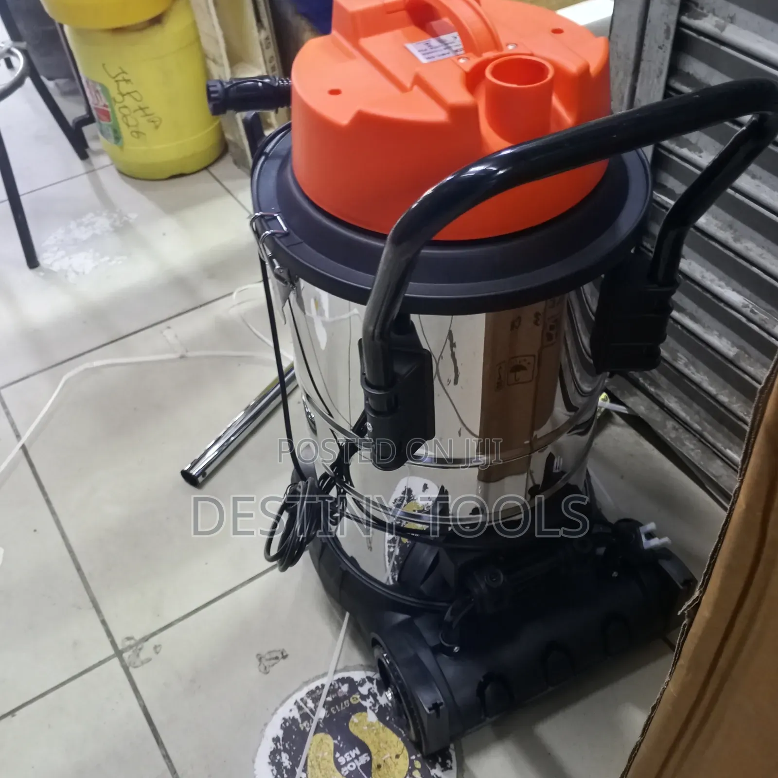 Vacuum Cleaner/Astramilano Wet and Dry Vacuum Cleaner