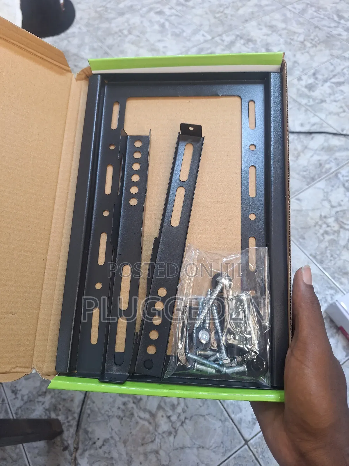 Fixed/Flat Panel Tv Wall Mount Fits 14"-43" Tv.
