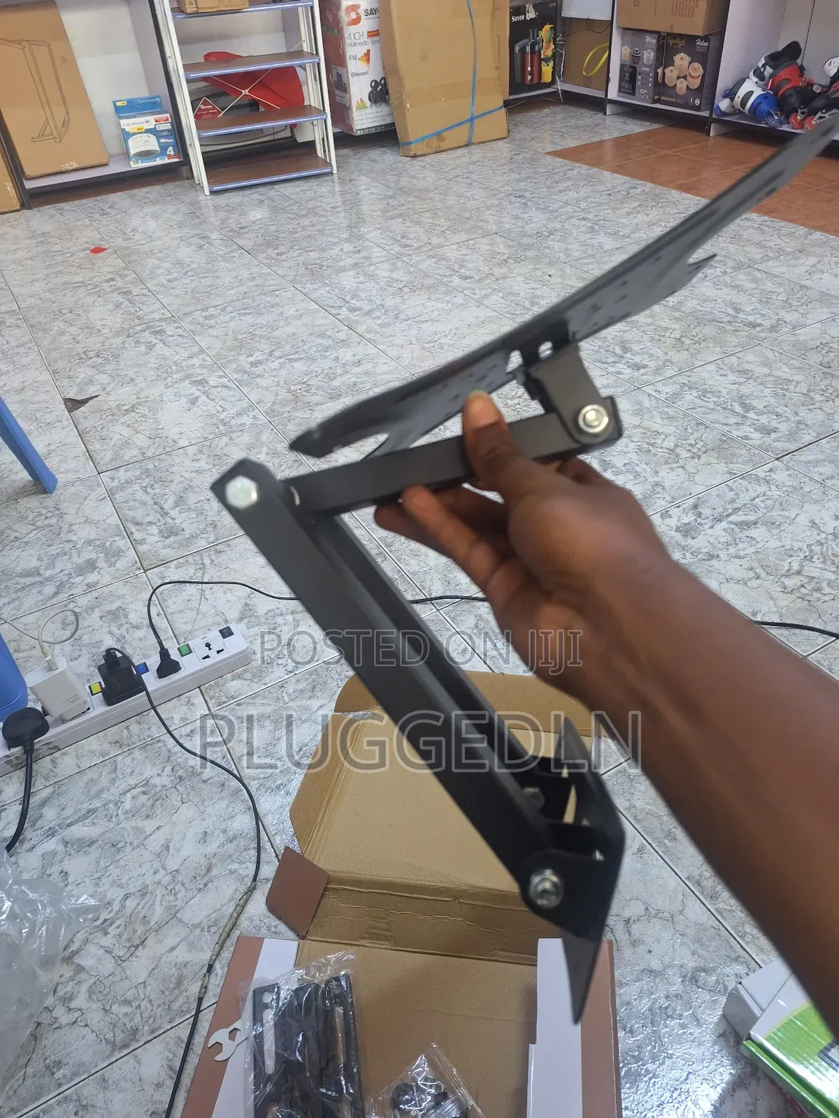 *Swivel Wall Mount for 14- 55inch Tvs.