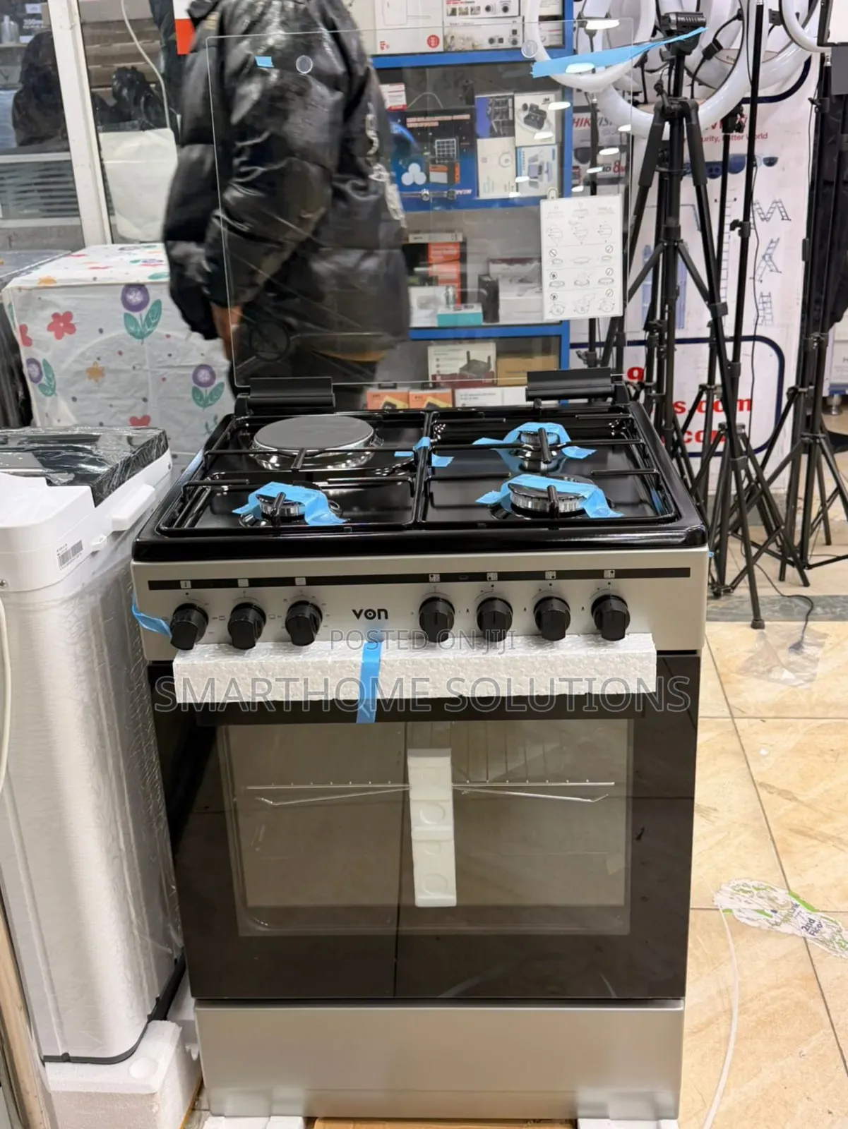 60*60 Von Cooker 3 Gas + 1 Electric Standing Cooker/ Electric Oven