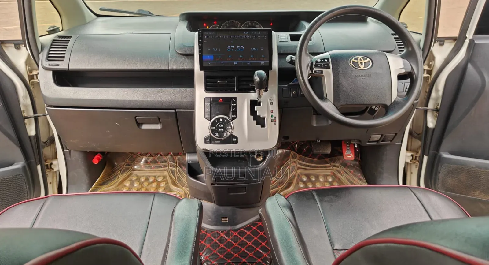 Toyota Noah 2012 White