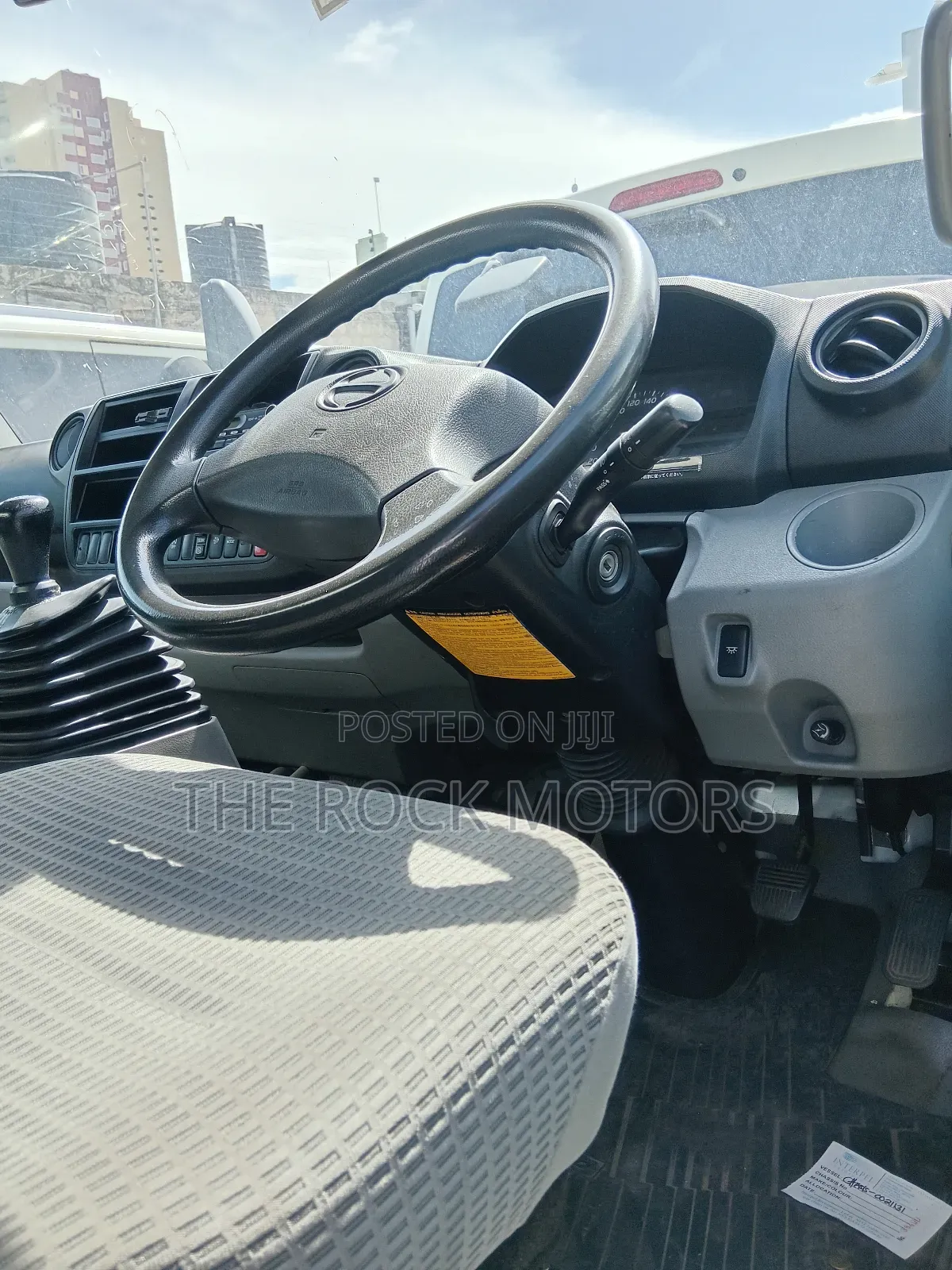 Hino Hino Dutro 2014 White