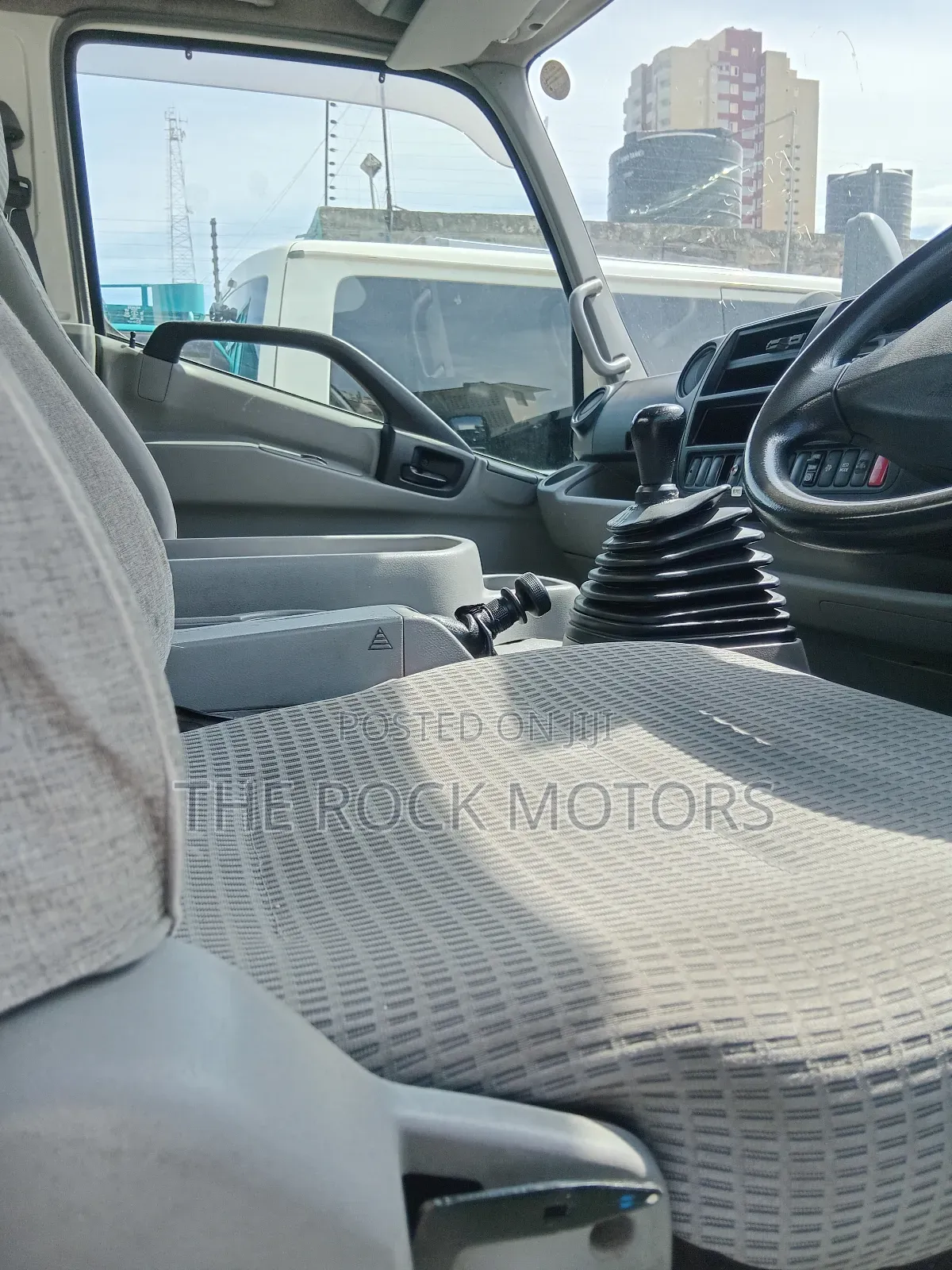 Hino Hino Dutro 2014 White