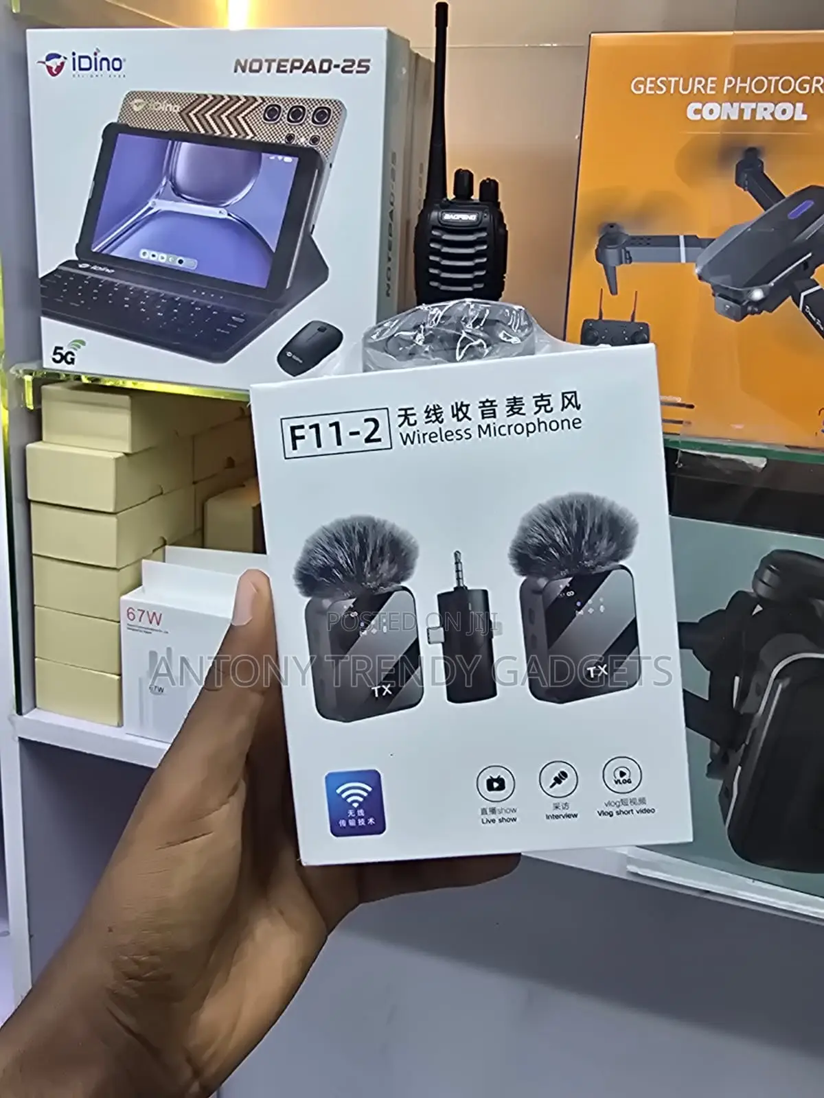 F11-2 Wireless Mic Set With Aux, Type-c, And Lighting Features