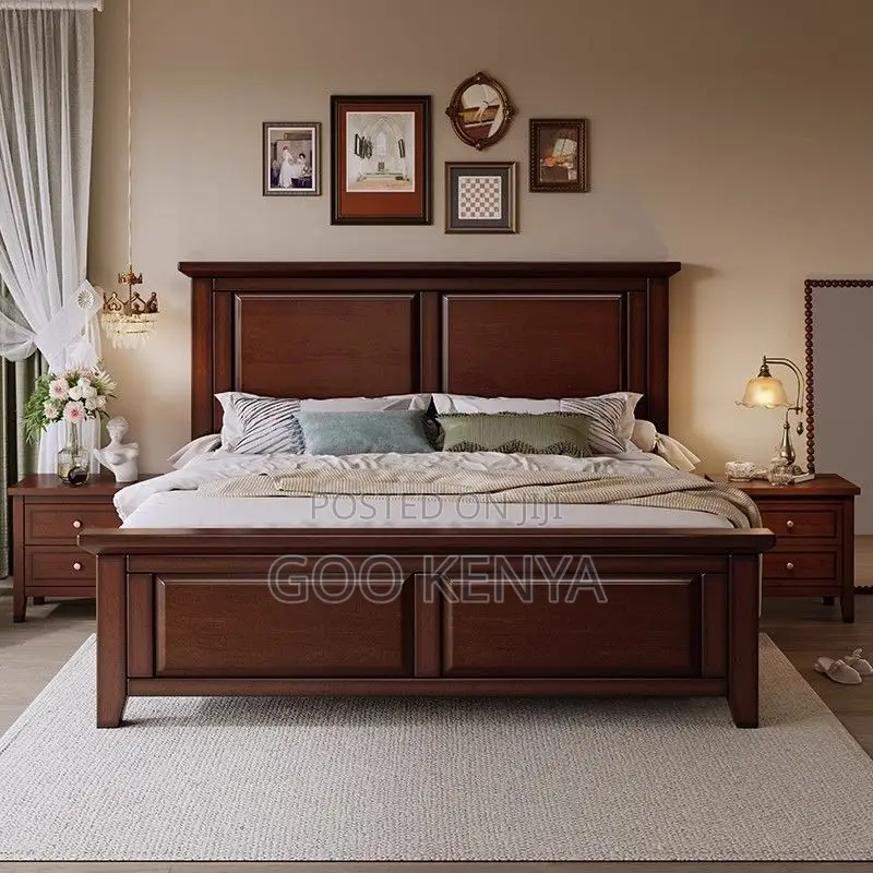Home Bed; Elegant Mahogany King Bed With 2 Bedside Tables