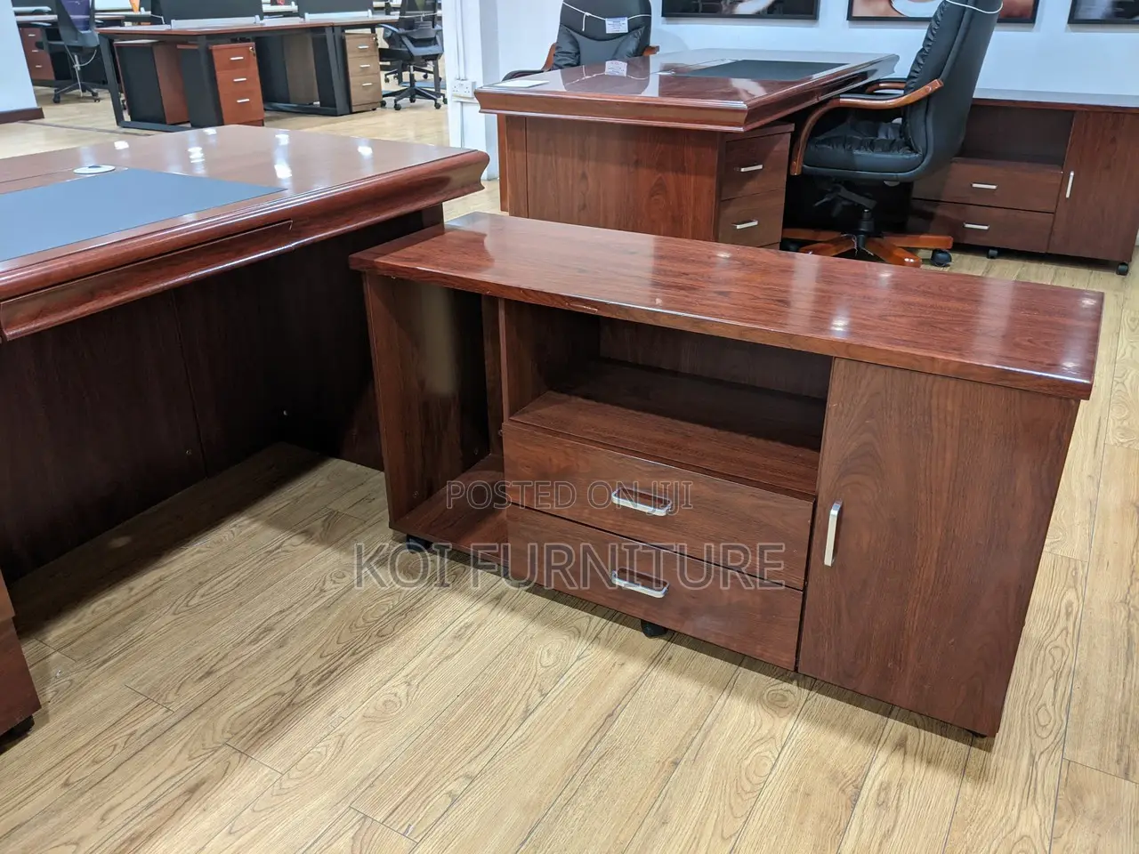 Office Desk : 1.6m Modern Executive Office Desk