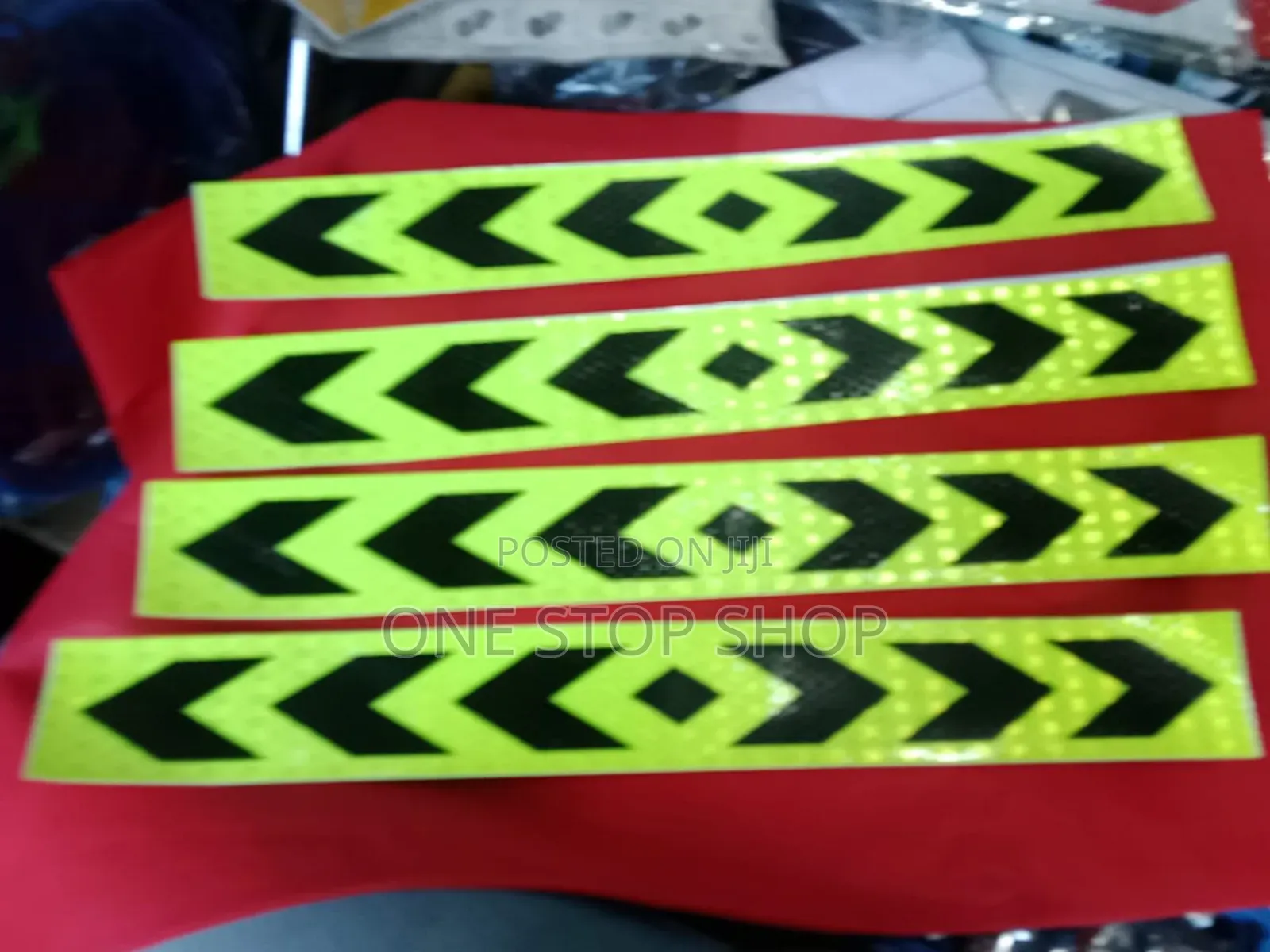 4pcs Warning Sign Luminousblack Arrows Stripes Safety Reflective Tape
