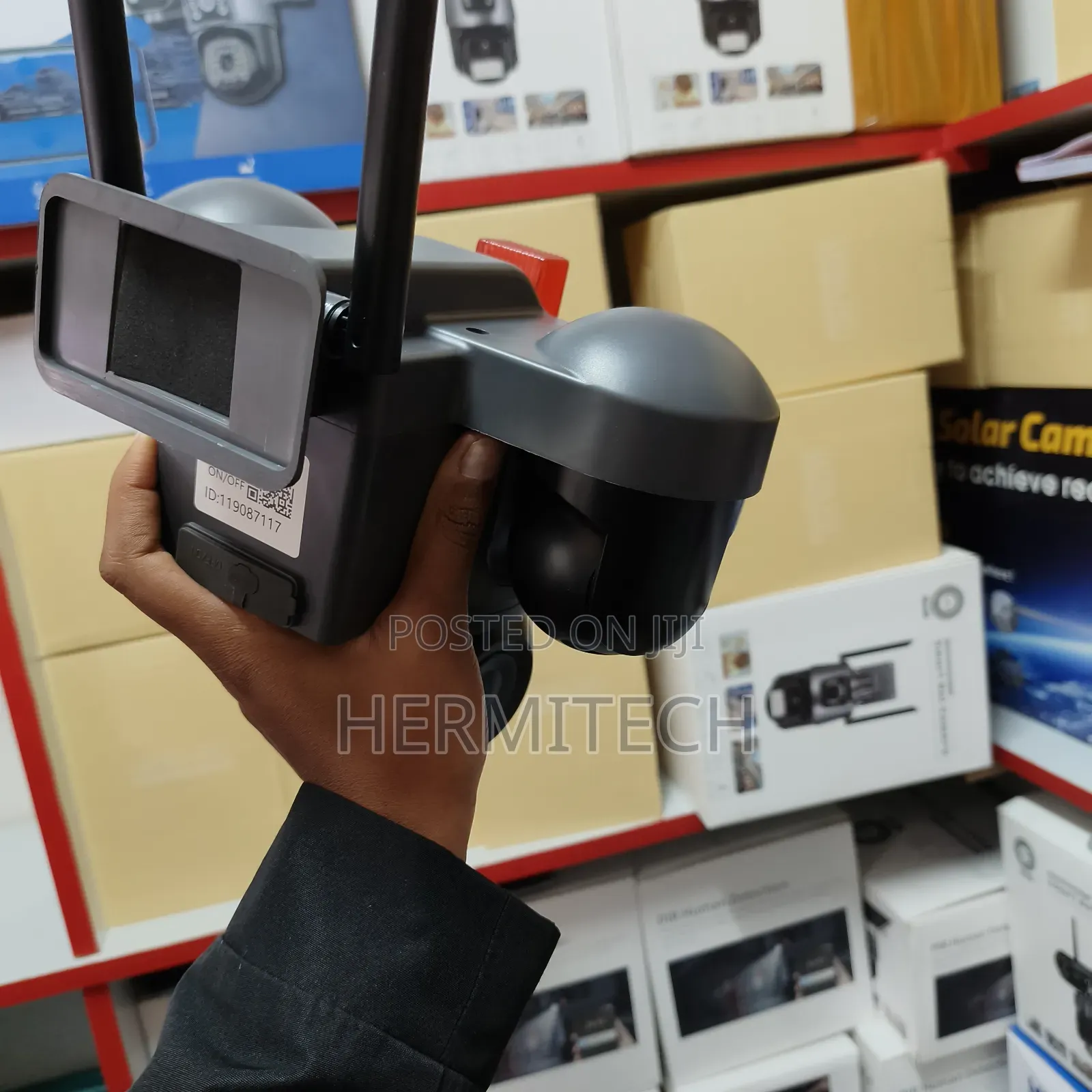 Solar Powered PTZ Surveillance 4g Cameras With 3 Camera Lens