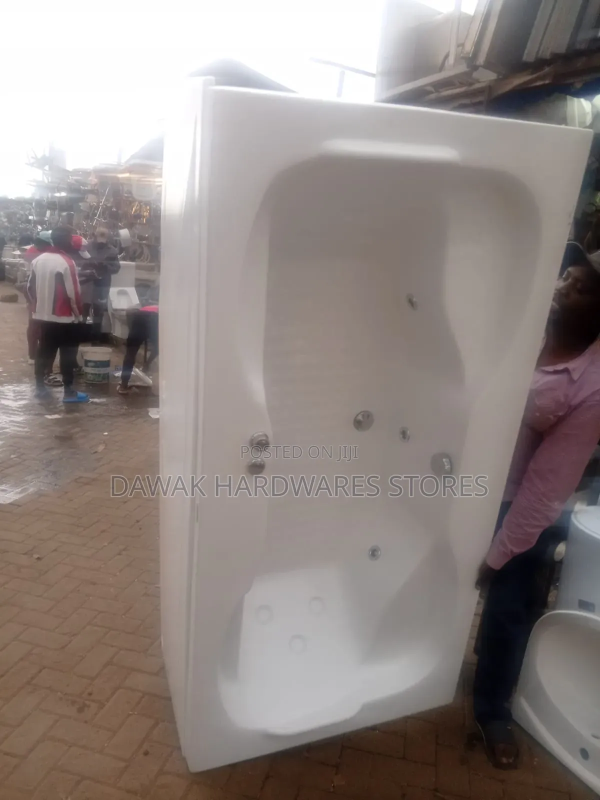White Freestanding Jacuzzi
